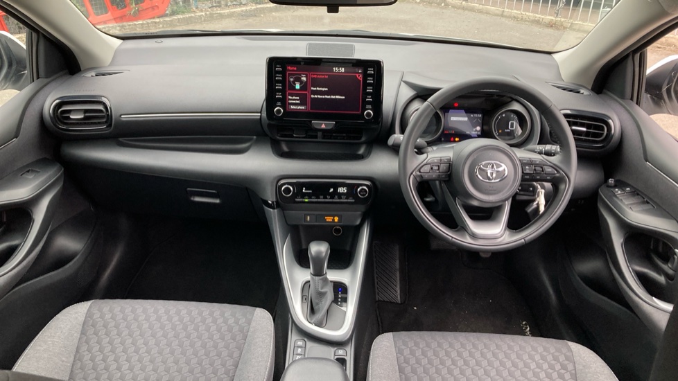 Toyota Yaris 1.5 Hybrid Design 5dr CVT Hybrid Hatchback - Image 6