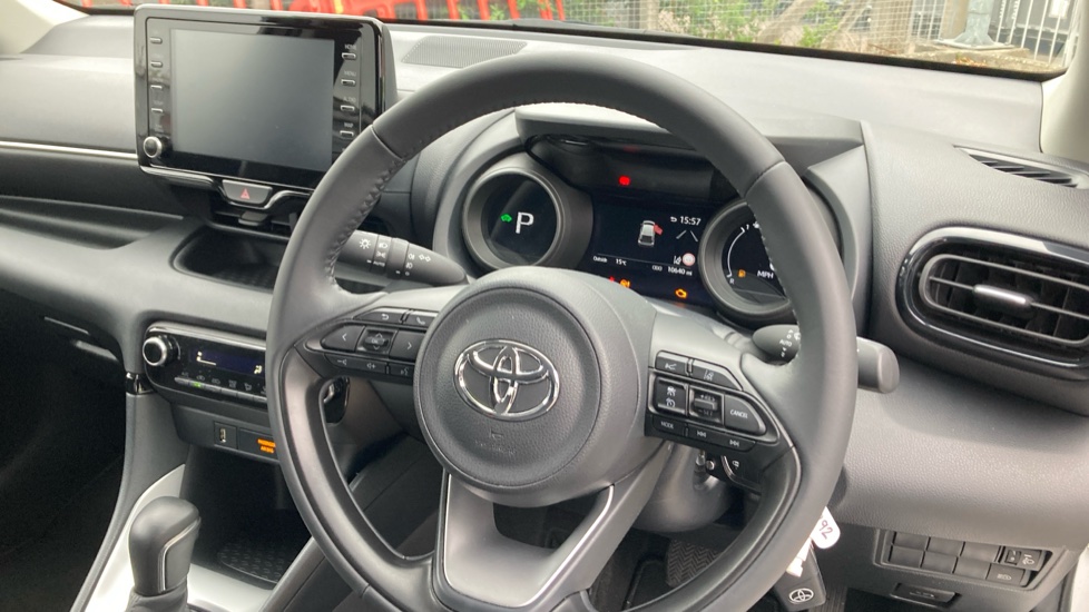 Toyota Yaris 1.5 Hybrid Design 5dr CVT Hybrid Hatchback - Image 7