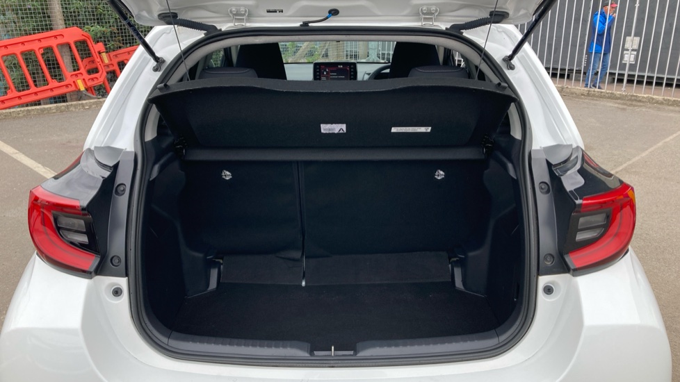 Toyota Yaris 1.5 Hybrid Design 5dr CVT Hybrid Hatchback - Image 13