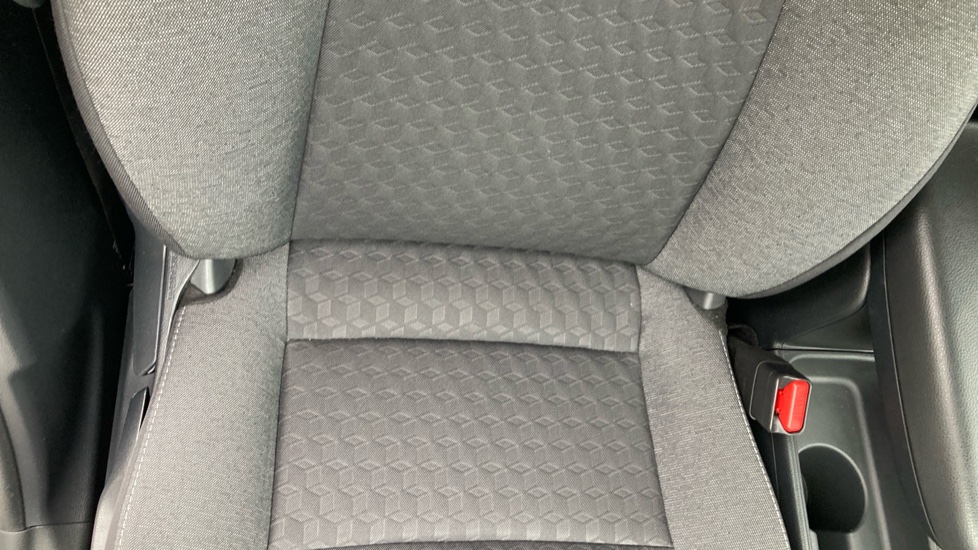 Toyota Yaris 1.5 Hybrid Design 5dr CVT Hybrid Hatchback - Image 14