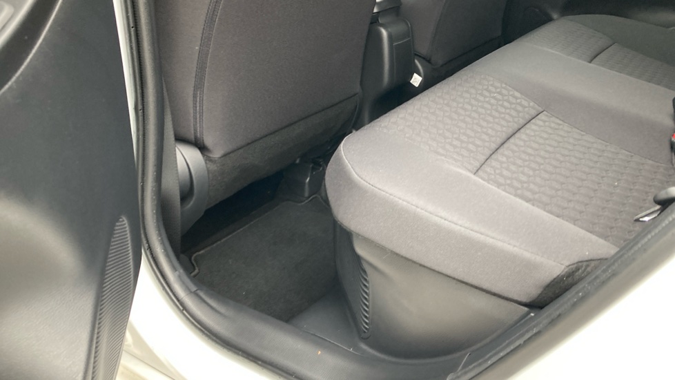 Toyota Yaris 1.5 Hybrid Design 5dr CVT Hybrid Hatchback - Image 15