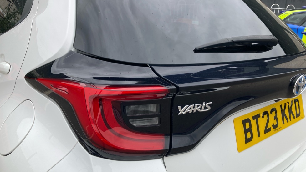 Toyota Yaris 1.5 Hybrid Design 5dr CVT Hybrid Hatchback - Image 21