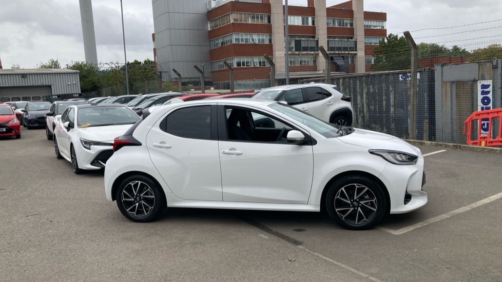 Toyota Yaris 1.5 Hybrid Design 5dr CVT Hybrid Hatchback - Image 23