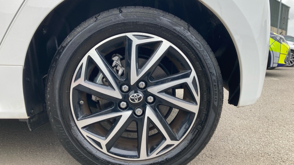 Toyota Yaris 1.5 Hybrid Design 5dr CVT Hybrid Hatchback - Image 25