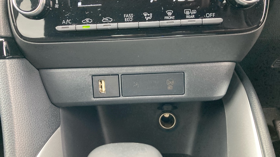 Toyota Yaris 1.5 Hybrid Design 5dr CVT Hybrid Hatchback - Image 33