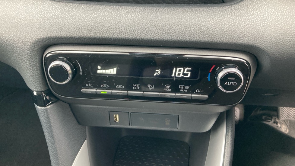 Toyota Yaris 1.5 Hybrid Design 5dr CVT Hybrid Hatchback - Image 36