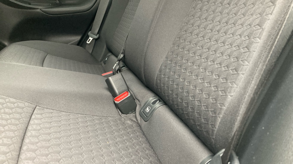 Toyota Yaris 1.5 Hybrid Design 5dr CVT Hybrid Hatchback - Image 41