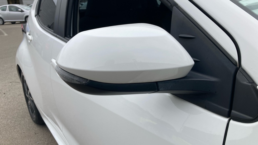 Toyota Yaris 1.5 Hybrid Design 5dr CVT Hybrid Hatchback - Image 49