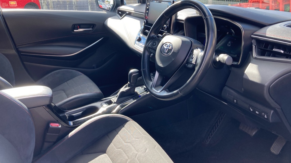 Toyota Corolla 1.8 VVT-i Hybrid Excel 5dr CVT Hybrid Hatchback - Image 12