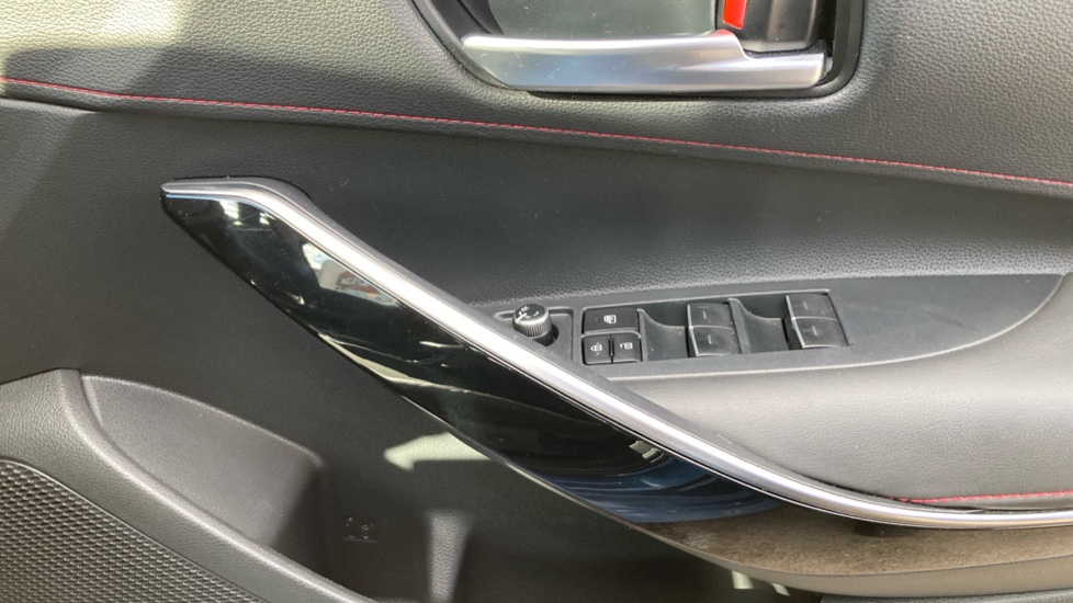 Toyota Corolla 1.8 VVT-i Hybrid Excel 5dr CVT Hybrid Hatchback - Image 20