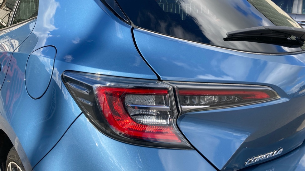 Toyota Corolla 1.8 VVT-i Hybrid Excel 5dr CVT Hybrid Hatchback - Image 21