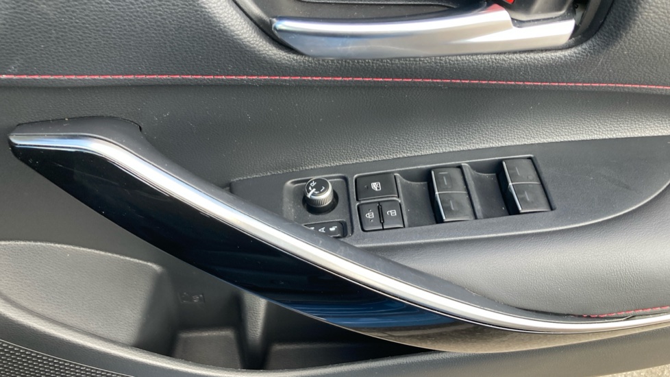Toyota Corolla 1.8 VVT-i Hybrid Excel 5dr CVT Hybrid Hatchback - Image 32