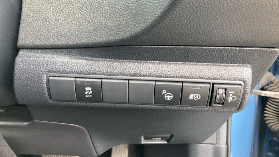 Toyota Corolla 1.8 VVT-i Hybrid Excel 5dr CVT Hybrid Hatchback - Image 51