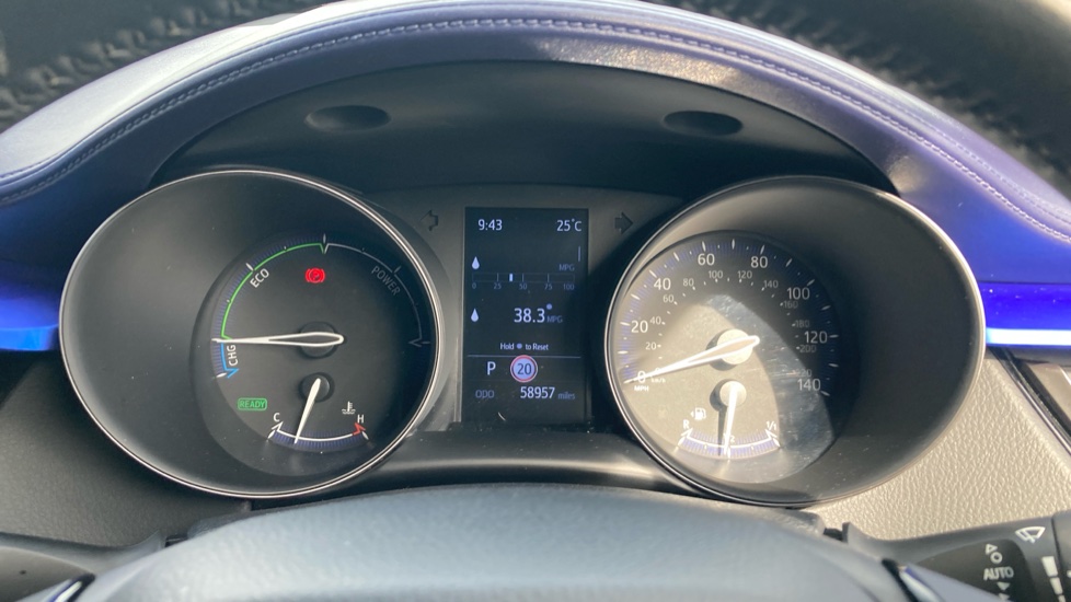 Toyota C-HR 1.8 Hybrid Dynamic 5dr CVT Hybrid Hatchback - Image 11