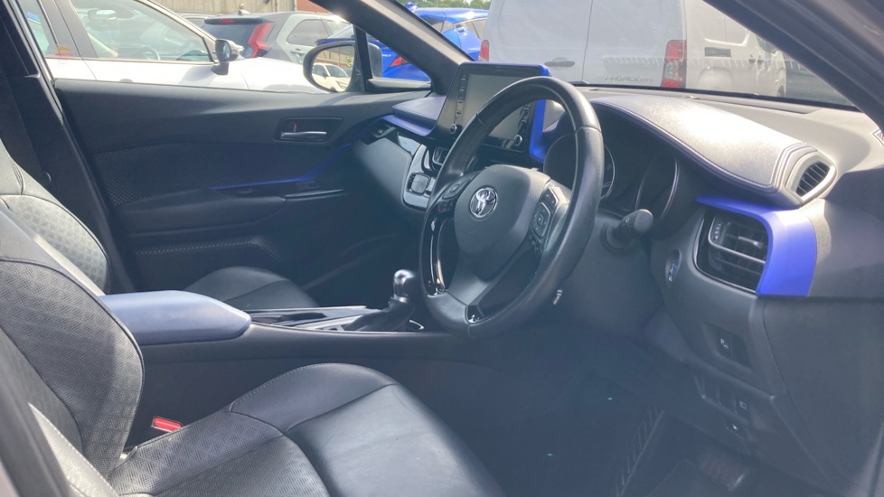 Toyota C-HR 1.8 Hybrid Dynamic 5dr CVT Hybrid Hatchback - Image 12