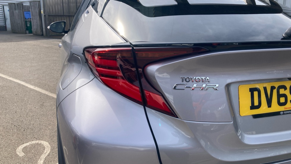 Toyota C-HR 1.8 Hybrid Dynamic 5dr CVT Hybrid Hatchback - Image 21