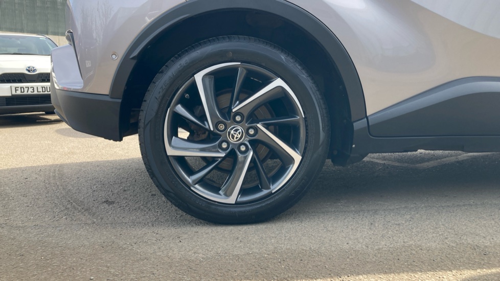 Toyota C-HR 1.8 Hybrid Dynamic 5dr CVT Hybrid Hatchback - Image 25