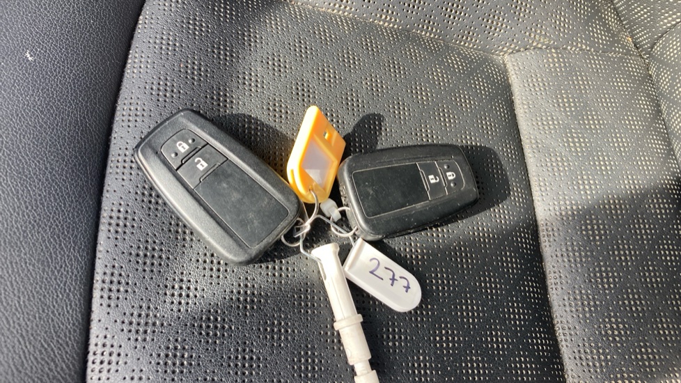Toyota C-HR 1.8 Hybrid Dynamic 5dr CVT Hybrid Hatchback - Image 28