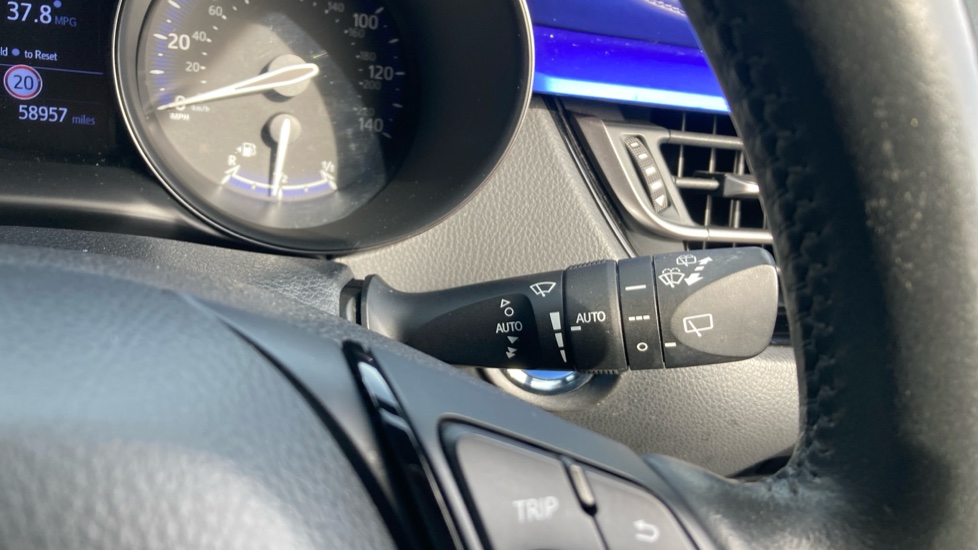Toyota C-HR 1.8 Hybrid Dynamic 5dr CVT Hybrid Hatchback - Image 32