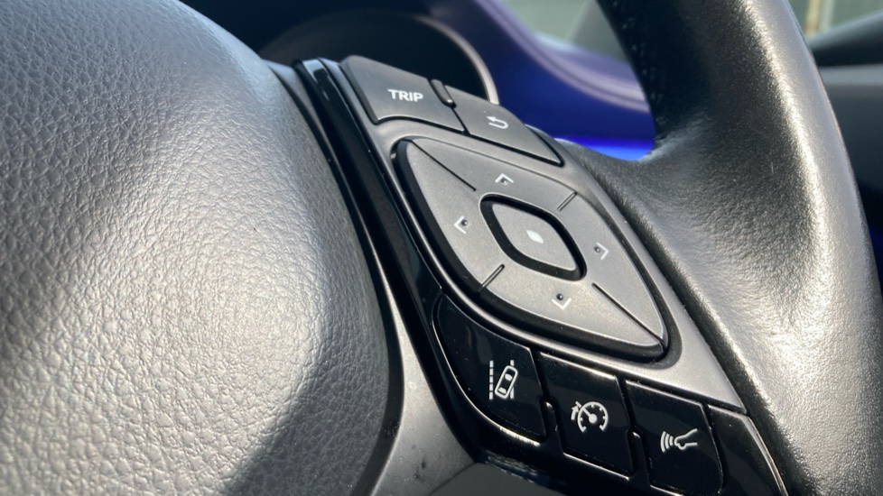 Toyota C-HR 1.8 Hybrid Dynamic 5dr CVT Hybrid Hatchback - Image 33