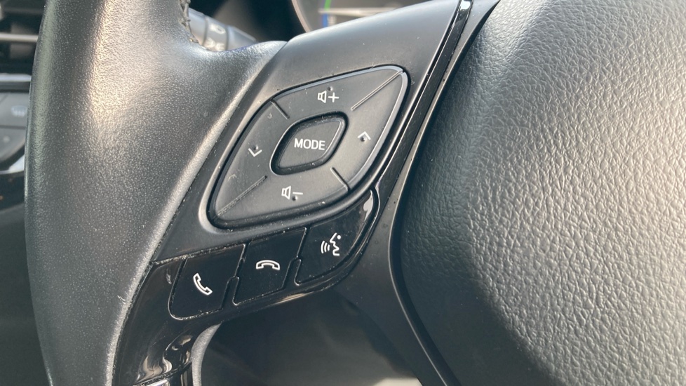 Toyota C-HR 1.8 Hybrid Dynamic 5dr CVT Hybrid Hatchback - Image 38