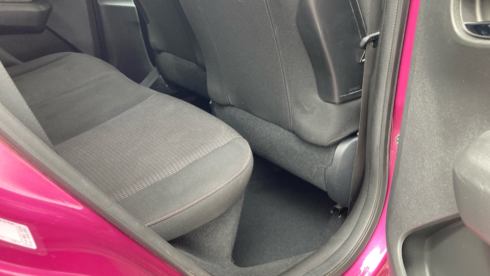 Toyota Aygo 1.0 VVT-i X-Cite 5 5dr Petrol Hatchback - Image 8
