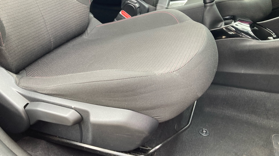 Toyota Aygo 1.0 VVT-i X-Cite 5 5dr Petrol Hatchback - Image 17
