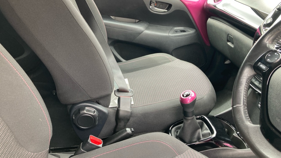 Toyota Aygo 1.0 VVT-i X-Cite 5 5dr Petrol Hatchback - Image 18