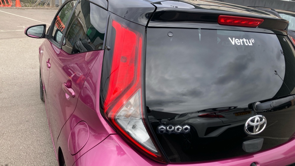 Toyota Aygo 1.0 VVT-i X-Cite 5 5dr Petrol Hatchback - Image 21