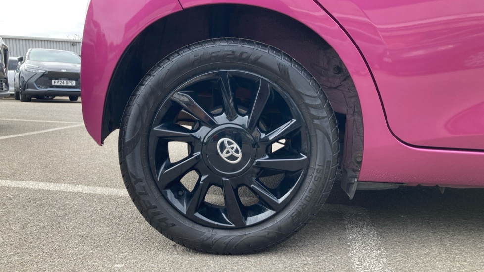 Toyota Aygo 1.0 VVT-i X-Cite 5 5dr Petrol Hatchback - Image 25