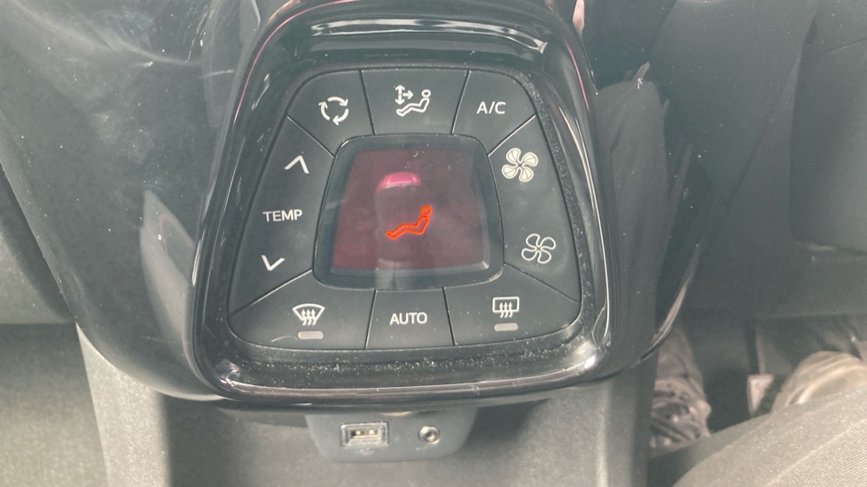 Toyota Aygo 1.0 VVT-i X-Cite 5 5dr Petrol Hatchback - Image 34