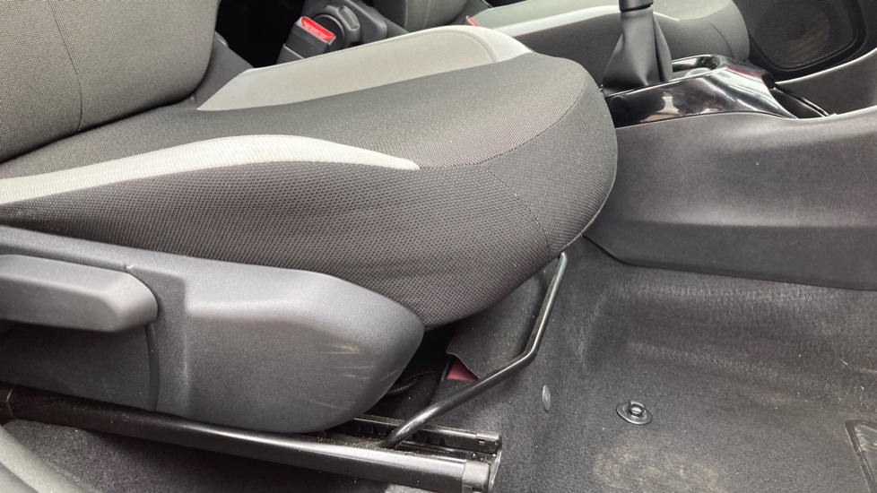 Toyota Aygo 1.0 VVT-i X-Style 5dr Petrol Hatchback - Image 17