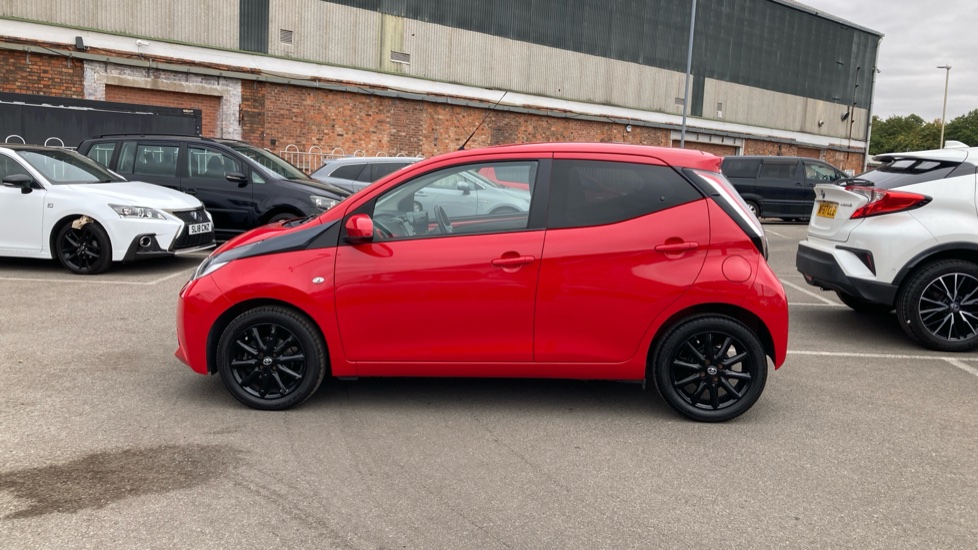 Toyota Aygo 1.0 VVT-i X-Style 5dr Petrol Hatchback - Image 24