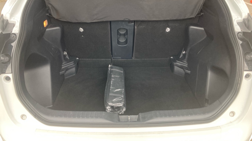 Toyota Yaris Cross 1.5 Hybrid Design 5dr CVT Hybrid Estate - Image 13