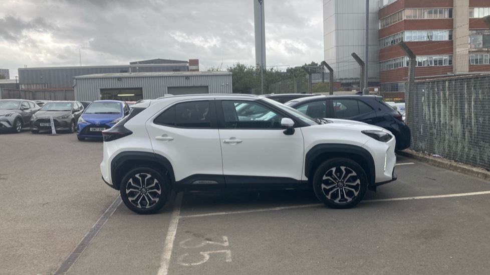 Toyota Yaris Cross 1.5 Hybrid Design 5dr CVT Hybrid Estate - Image 23