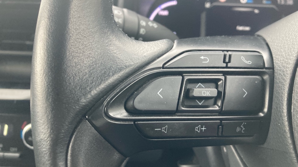 Toyota Yaris Cross 1.5 Hybrid Design 5dr CVT Hybrid Estate - Image 37