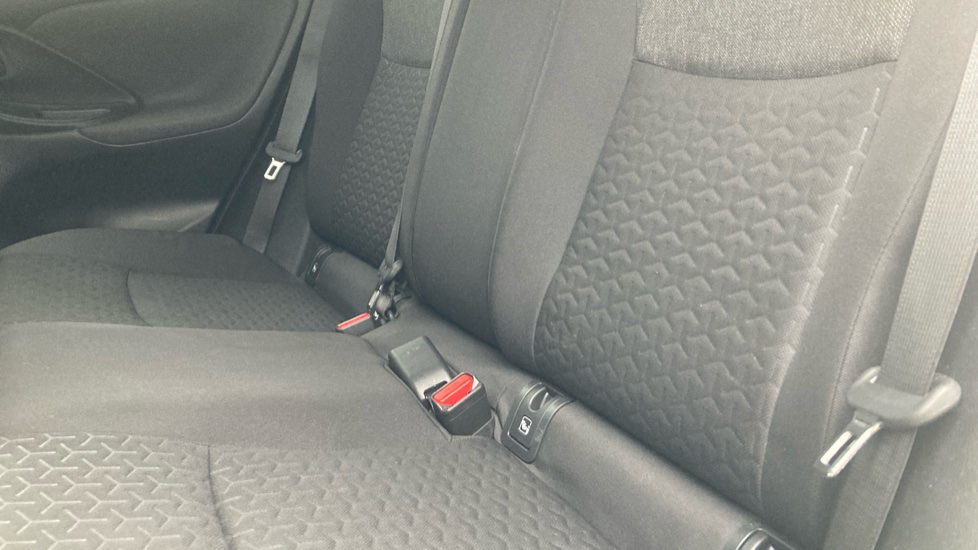 Toyota Yaris Cross 1.5 Hybrid Design 5dr CVT Hybrid Estate - Image 39