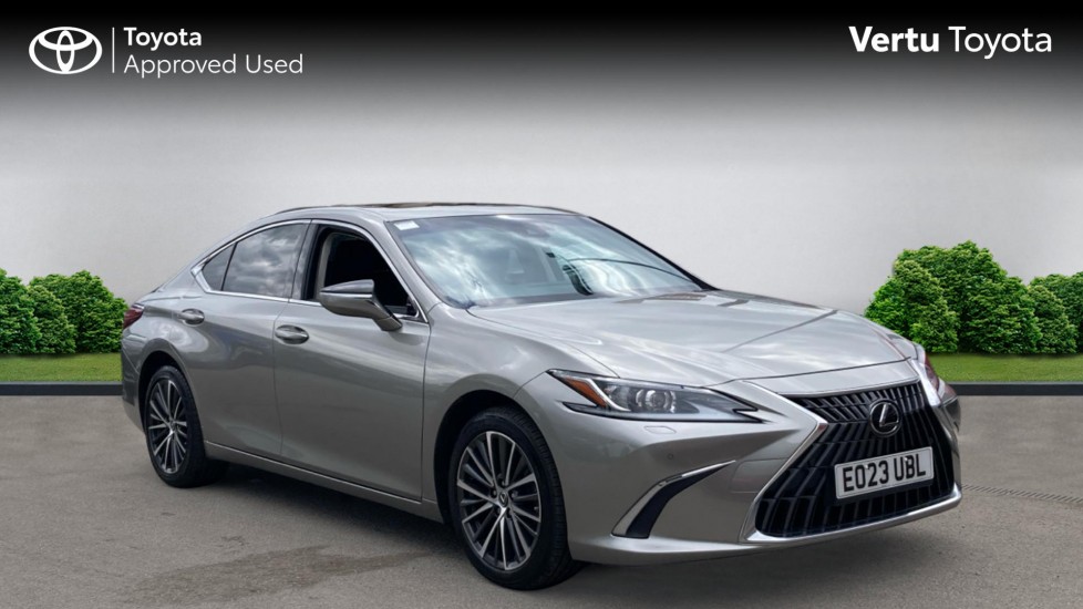 Lexus ES 300h 2.5 4dr CVT Premium Edition Hybrid Saloon - Image 1