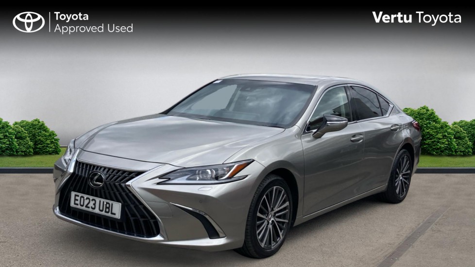 Lexus ES 300h 2.5 4dr CVT Premium Edition Hybrid Saloon - Image 3