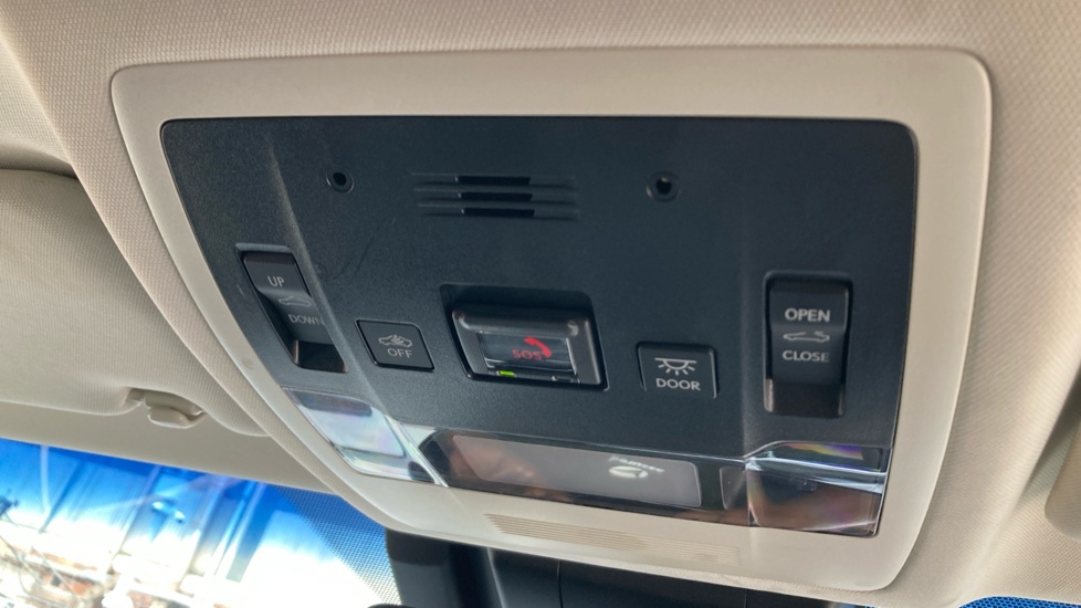 Lexus ES 300h 2.5 4dr CVT Premium Edition Hybrid Saloon - Image 29