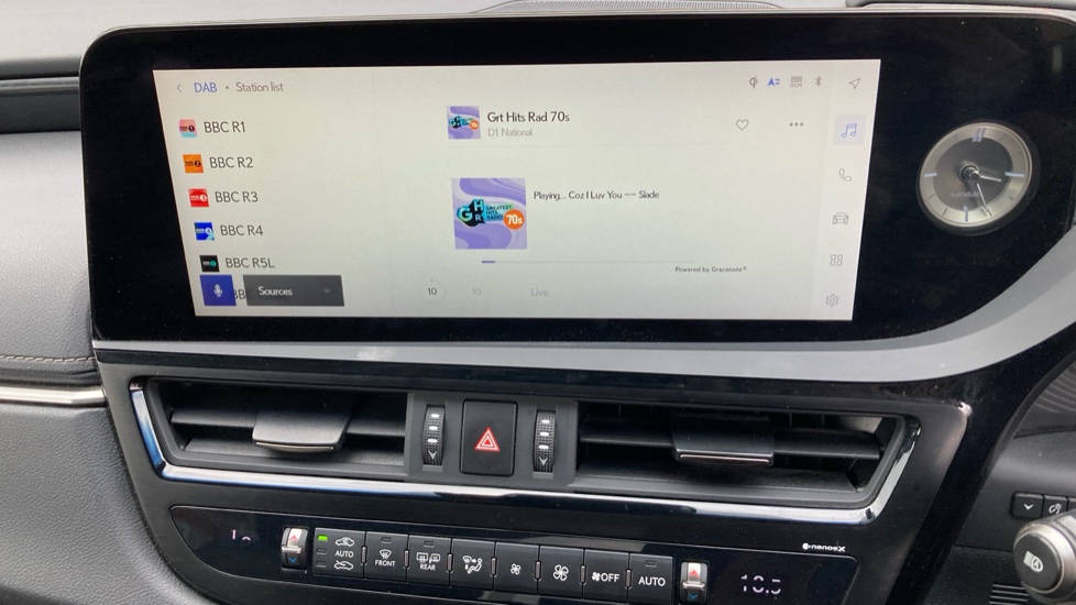 Lexus ES 300h 2.5 4dr CVT Premium Edition Hybrid Saloon - Image 36