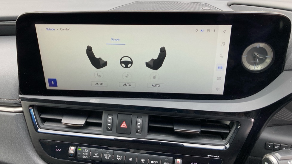 Lexus ES 300h 2.5 4dr CVT Premium Edition Hybrid Saloon - Image 42