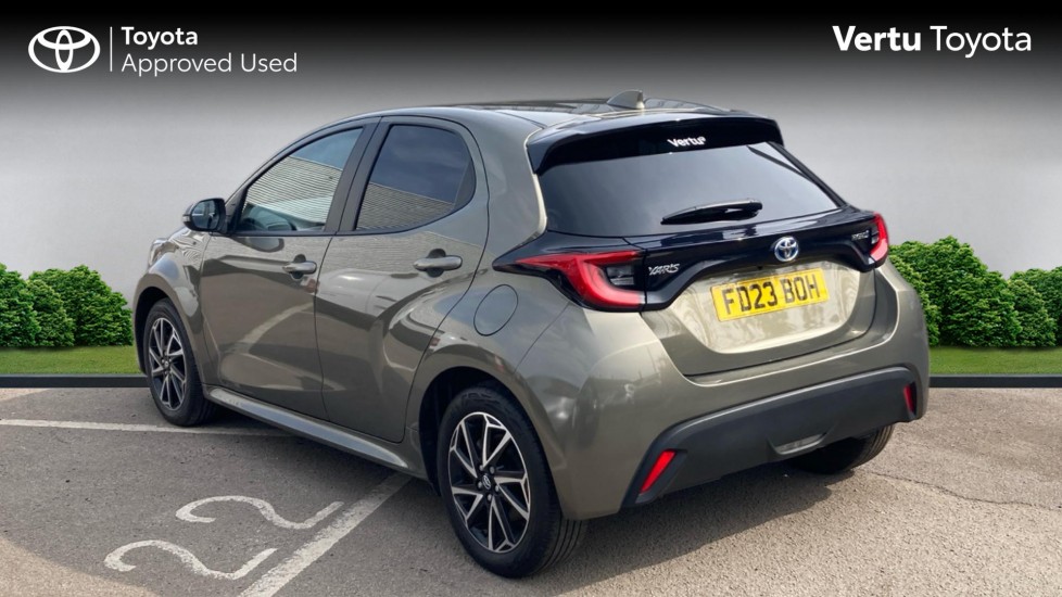 Toyota Yaris 1.5 Hybrid Design 5dr CVT Hybrid Hatchback - Image 4