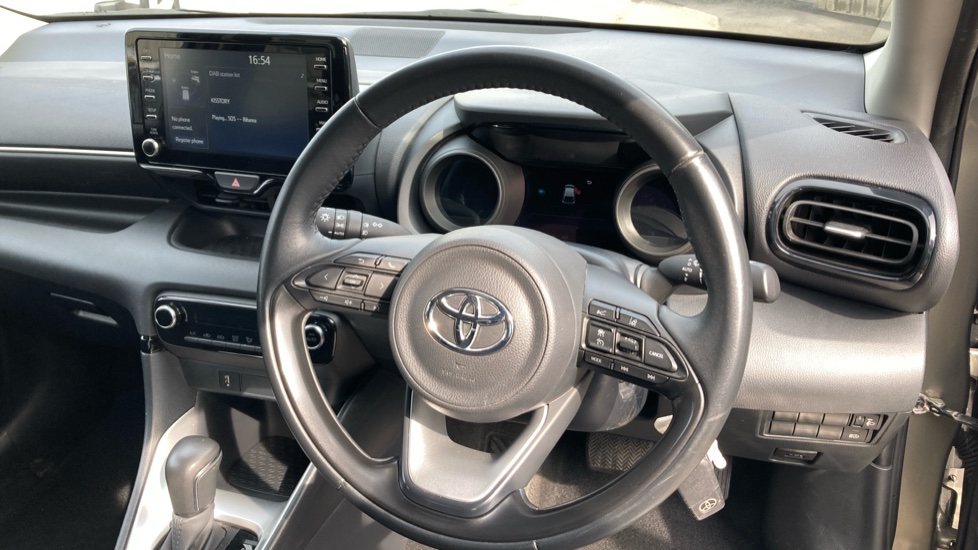 Toyota Yaris 1.5 Hybrid Design 5dr CVT Hybrid Hatchback - Image 7