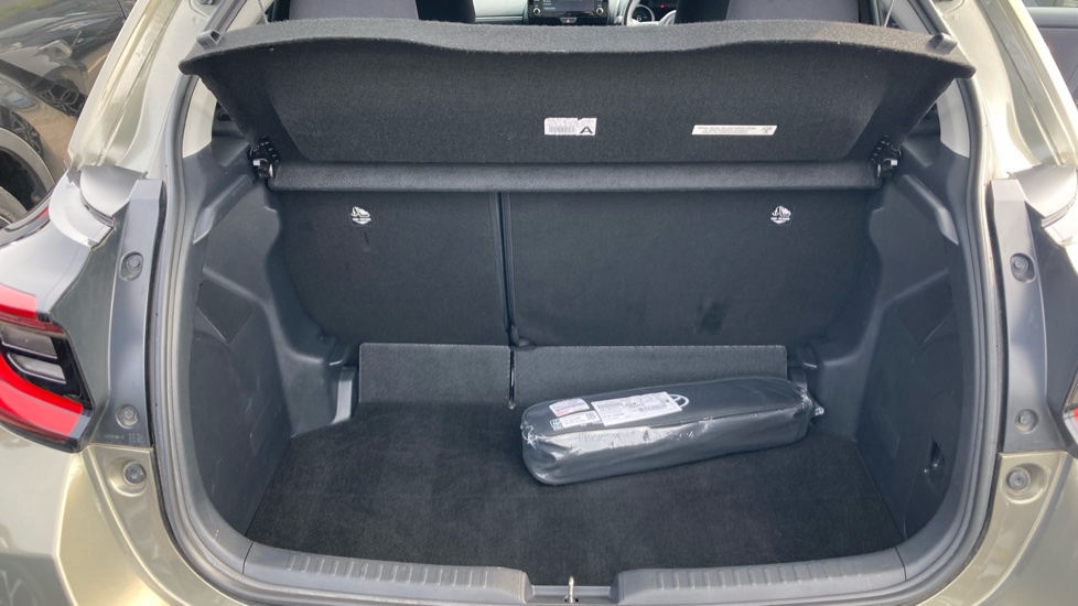 Toyota Yaris 1.5 Hybrid Design 5dr CVT Hybrid Hatchback - Image 13