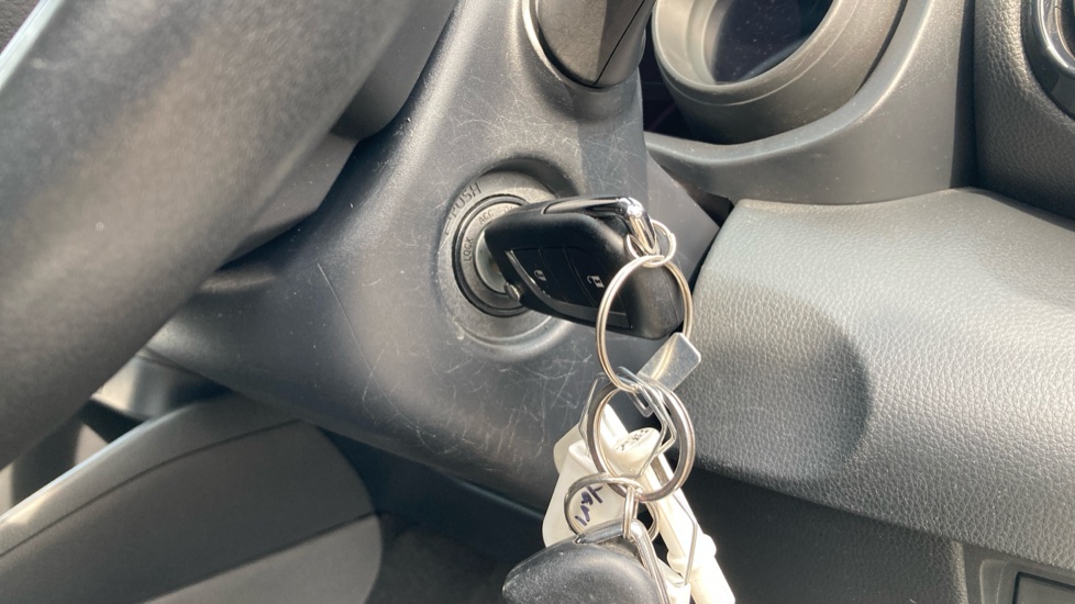 Toyota Yaris 1.5 Hybrid Design 5dr CVT Hybrid Hatchback - Image 16