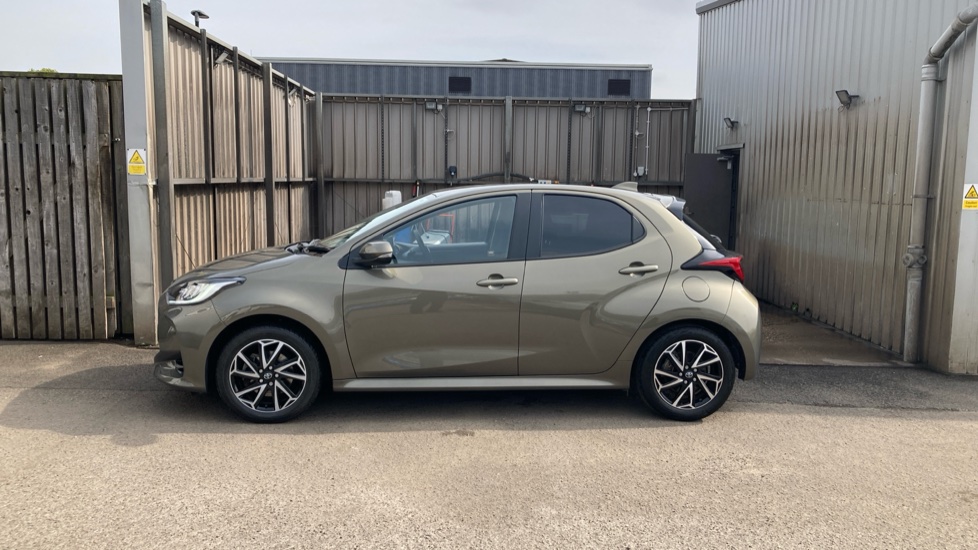 Toyota Yaris 1.5 Hybrid Design 5dr CVT Hybrid Hatchback - Image 24