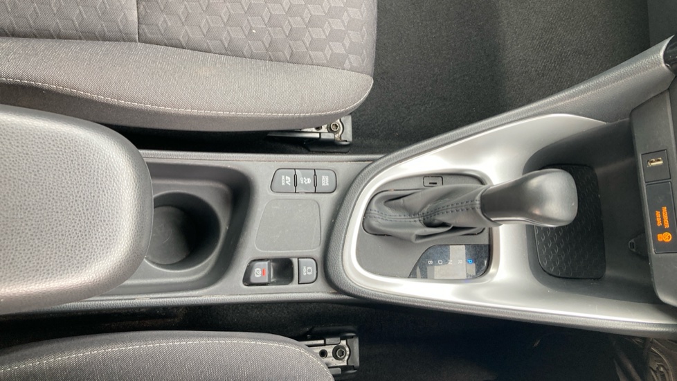 Toyota Yaris 1.5 Hybrid Design 5dr CVT Hybrid Hatchback - Image 36
