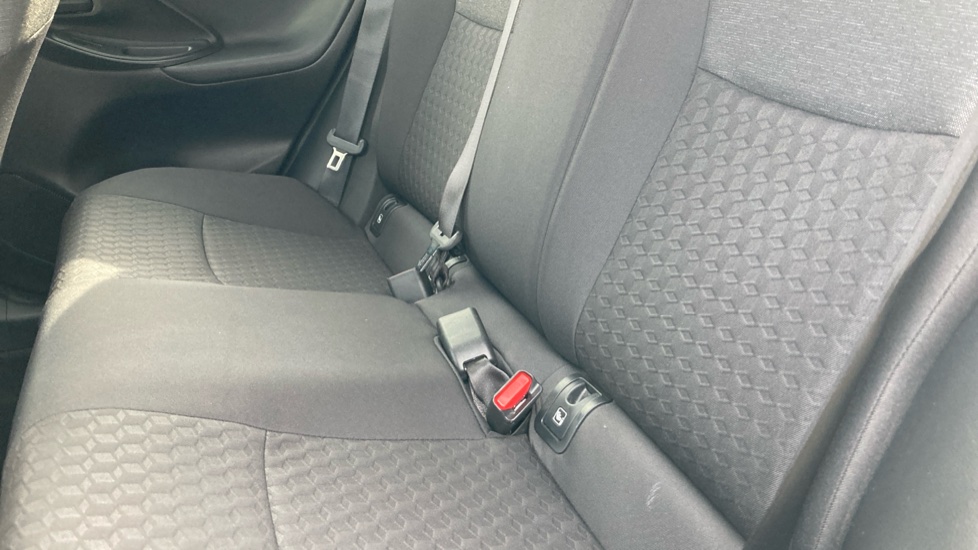 Toyota Yaris 1.5 Hybrid Design 5dr CVT Hybrid Hatchback - Image 39