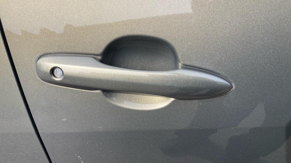 Toyota Yaris 1.5 Hybrid Design 5dr CVT Hybrid Hatchback - Image 46